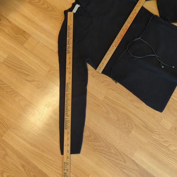 Lord & Taylor Italian Merino Wool Sweater Womens Medium Black V Neck Belted - Picture 3 of 6